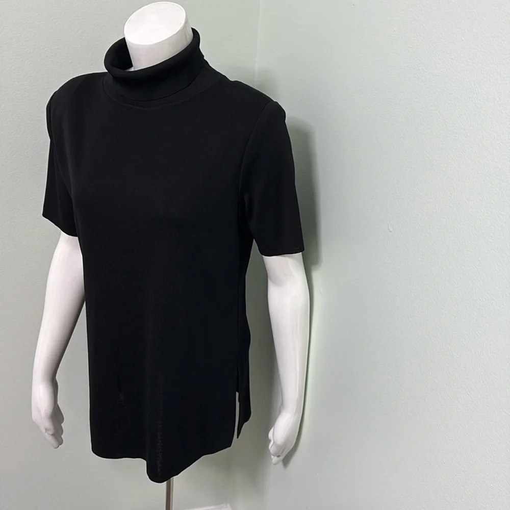 MISOOK Wrinkle Resistant Black Short Sleeve Turtleneck Sweater, Medium